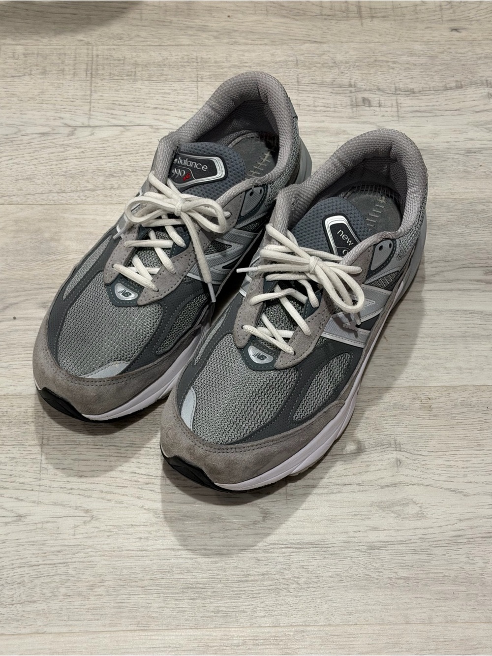 New Balance 990v6 sz 9.5 4E Men's Grey Mesh & Suede Athletic Sneakers